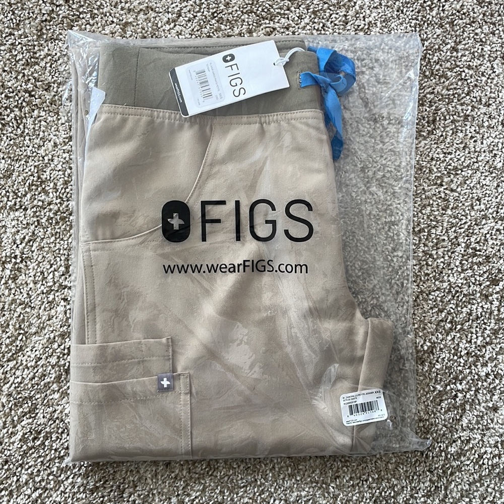 Figs kade cargo scrub pants